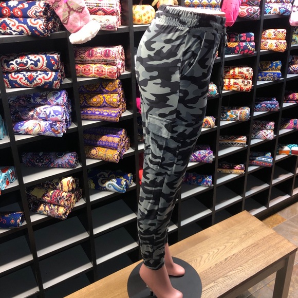 Joggers - Picture 3 of 6